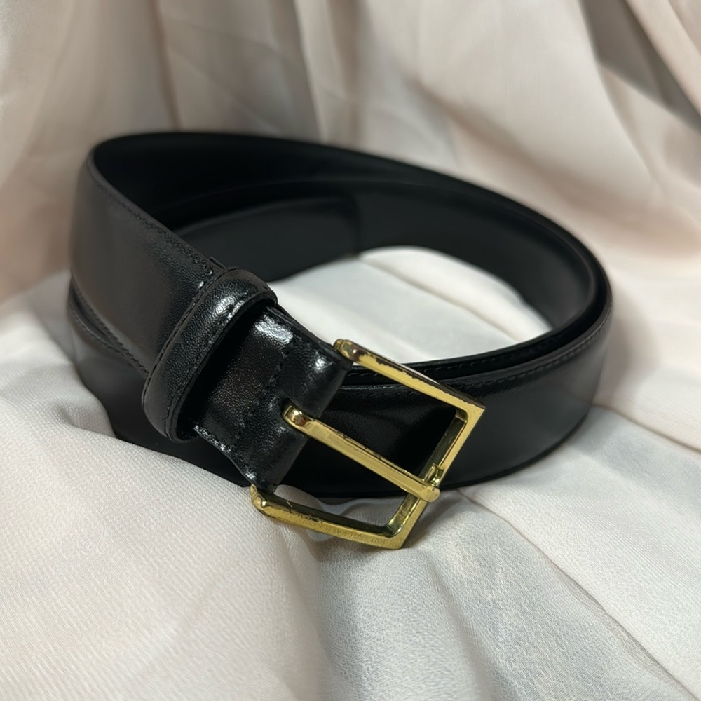 Men’s black leather belt